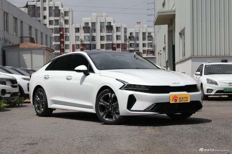 Yueda Kia K5 2021 270T CVVD Fashion Edition